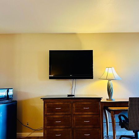 Franciscan Inn Motel Виста Экстерьер фото