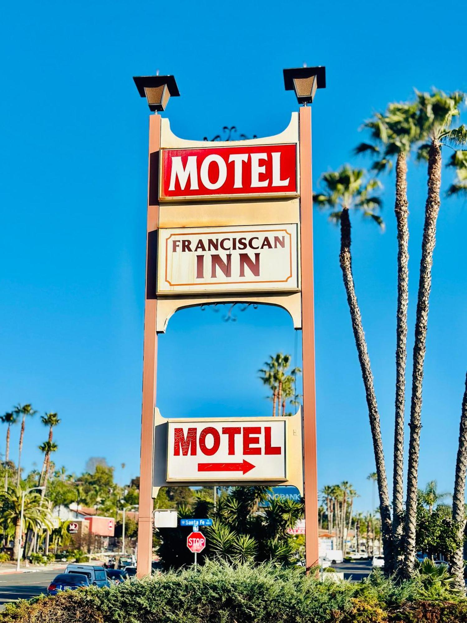 Franciscan Inn Motel Виста Экстерьер фото